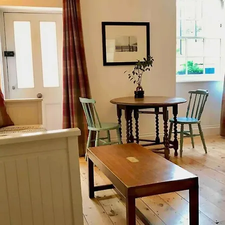 Beachfront Apartment With Wood Burner & Courtyard St Leonards-on-Sea Exterior photo