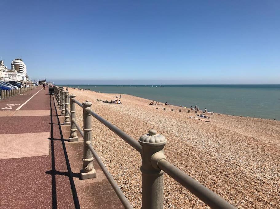 Beachfront With Wood Burner & Courtyard * St Leonards-on-Sea