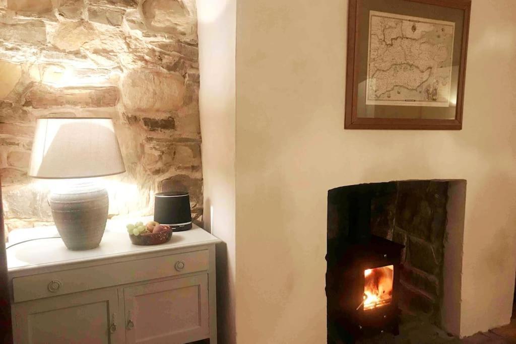 Beachfront With Wood Burner & Courtyard *