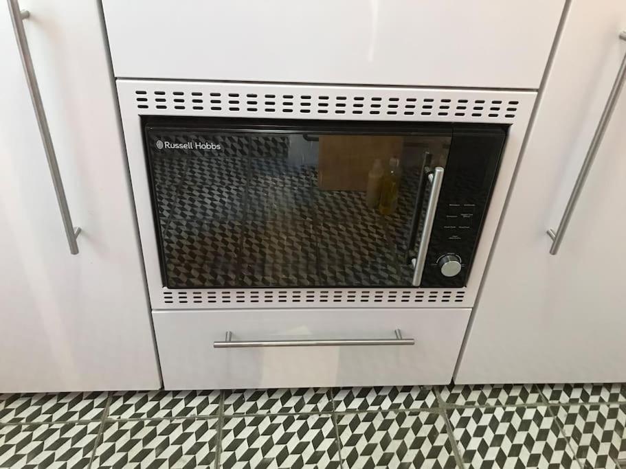 Apartment Beachfront With Wood Burner & Courtyard St Leonards-on-Sea